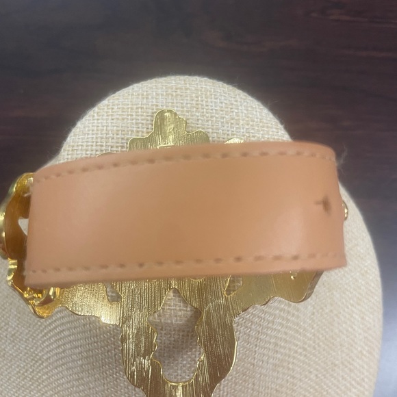 NWOT Neiman Marcus Statement Bracelet With Leather Strap - Picture 2 of 5
